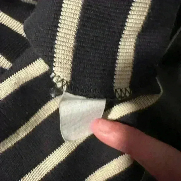 LL Bean Women’s Crew Neck Black/Cream Striped Longsleeve Tight Knit Pullover.  M - Picture 12 of 12